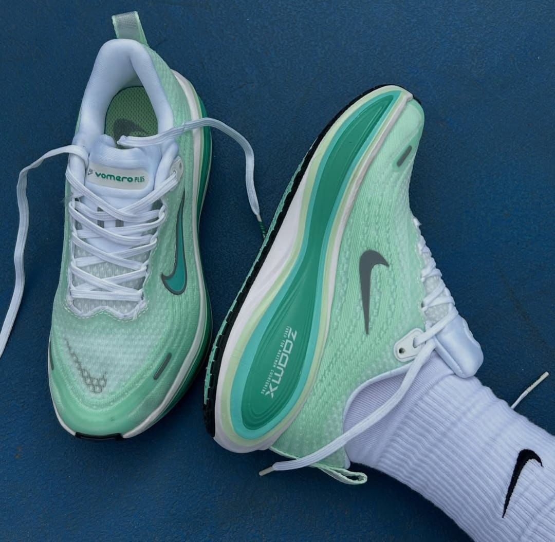 Nike Vomero Plus Green Running Shoes