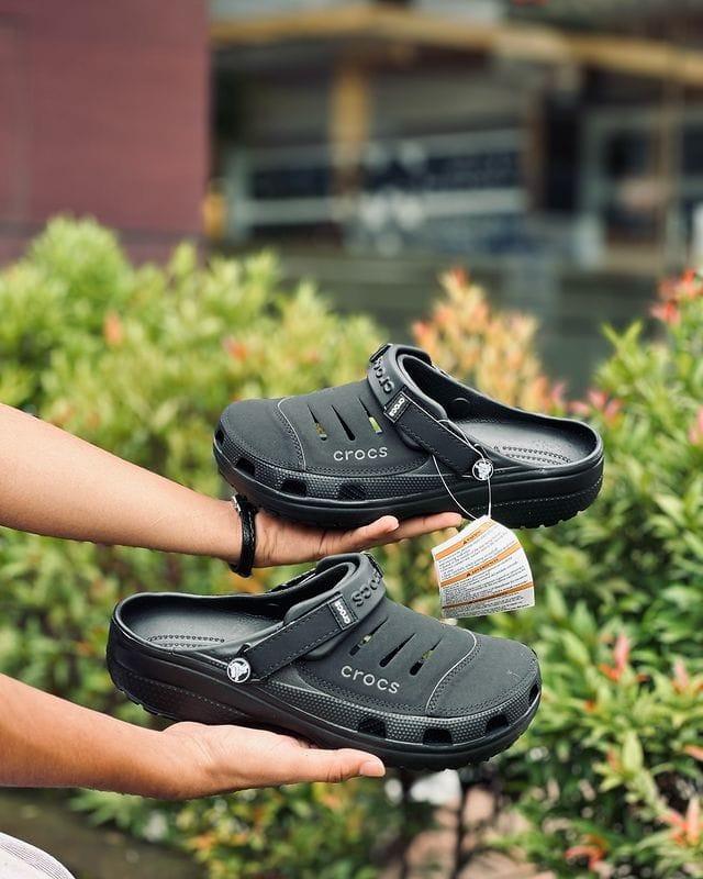 Crocs Yukon Vista Black Clogs