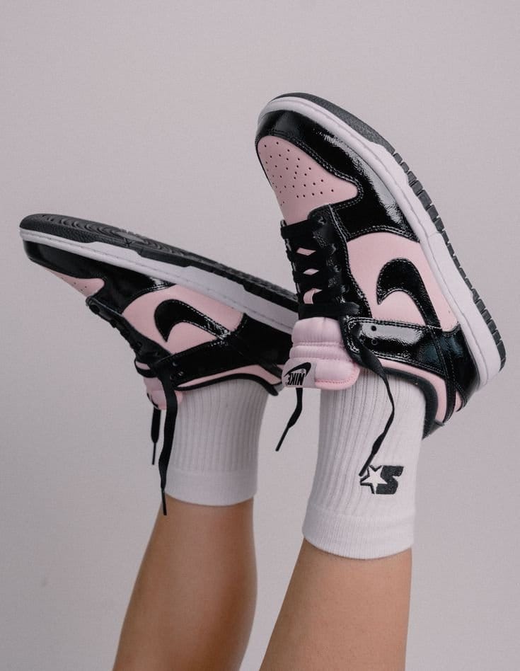 Nike SB Dunk Low Sneakers