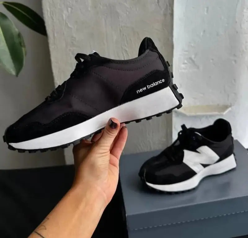 New Balance 327 Black Sneakers