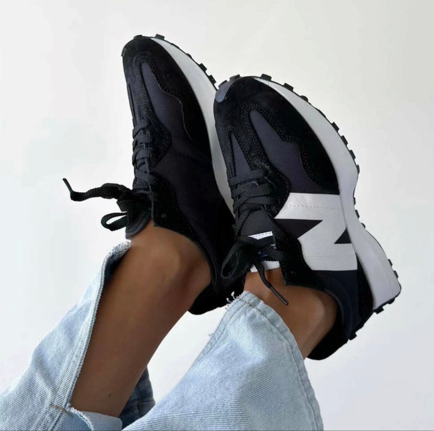 New Balance 327 Black Sneakers