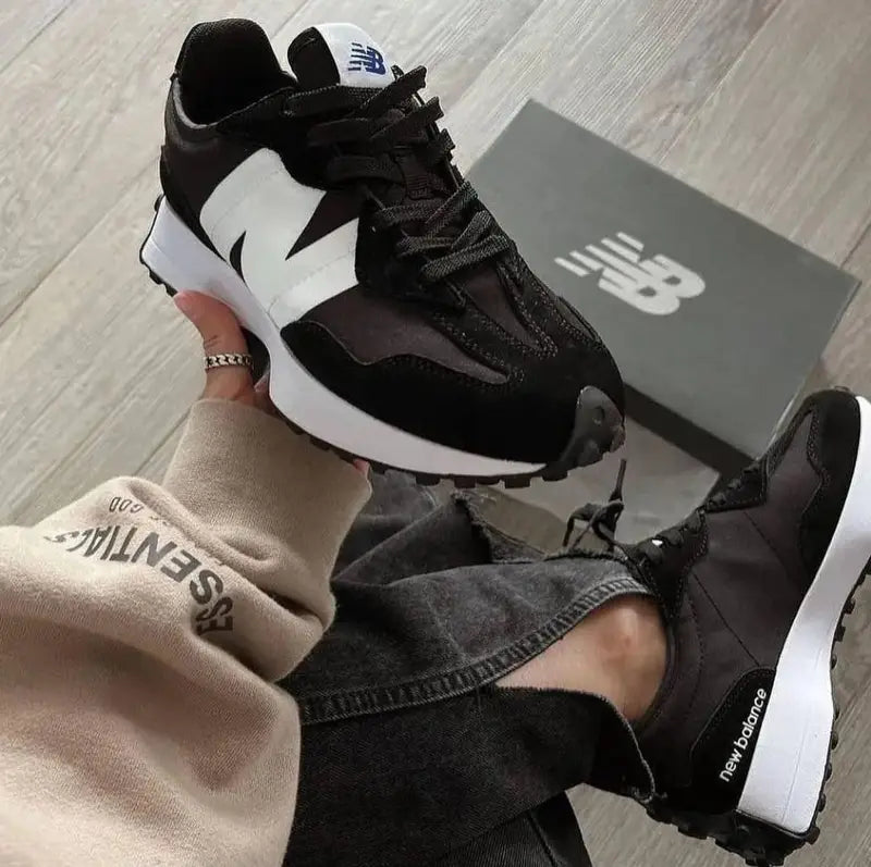New Balance 327 Black Sneakers
