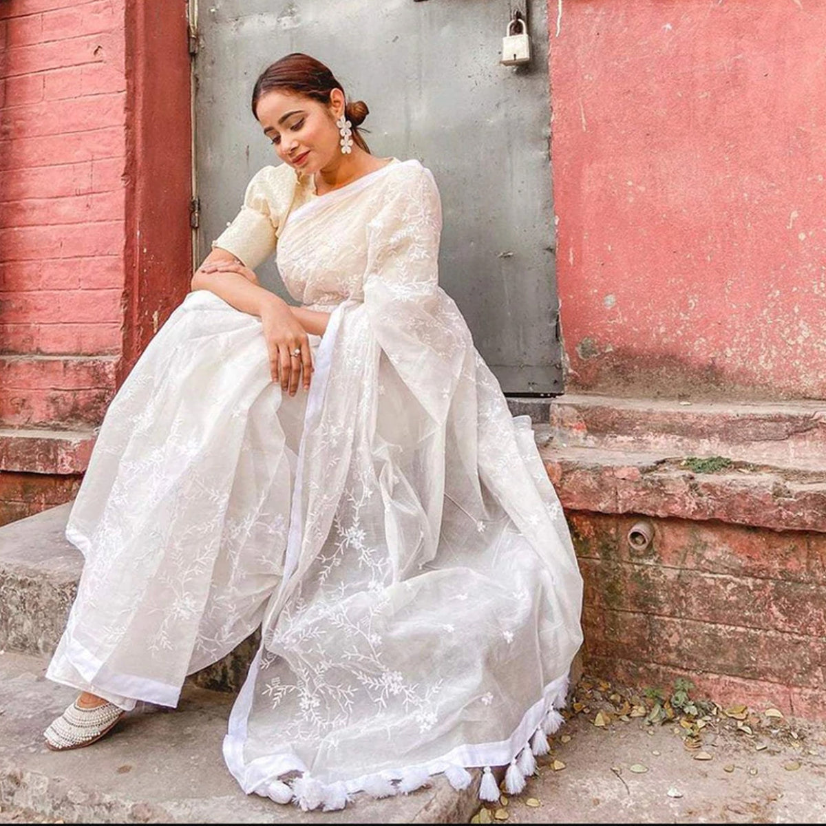 Shopesy White Malai Organza Silk Saree with Beautiful Lucknowi Embroidery Work and Silk Blouse for Wedding