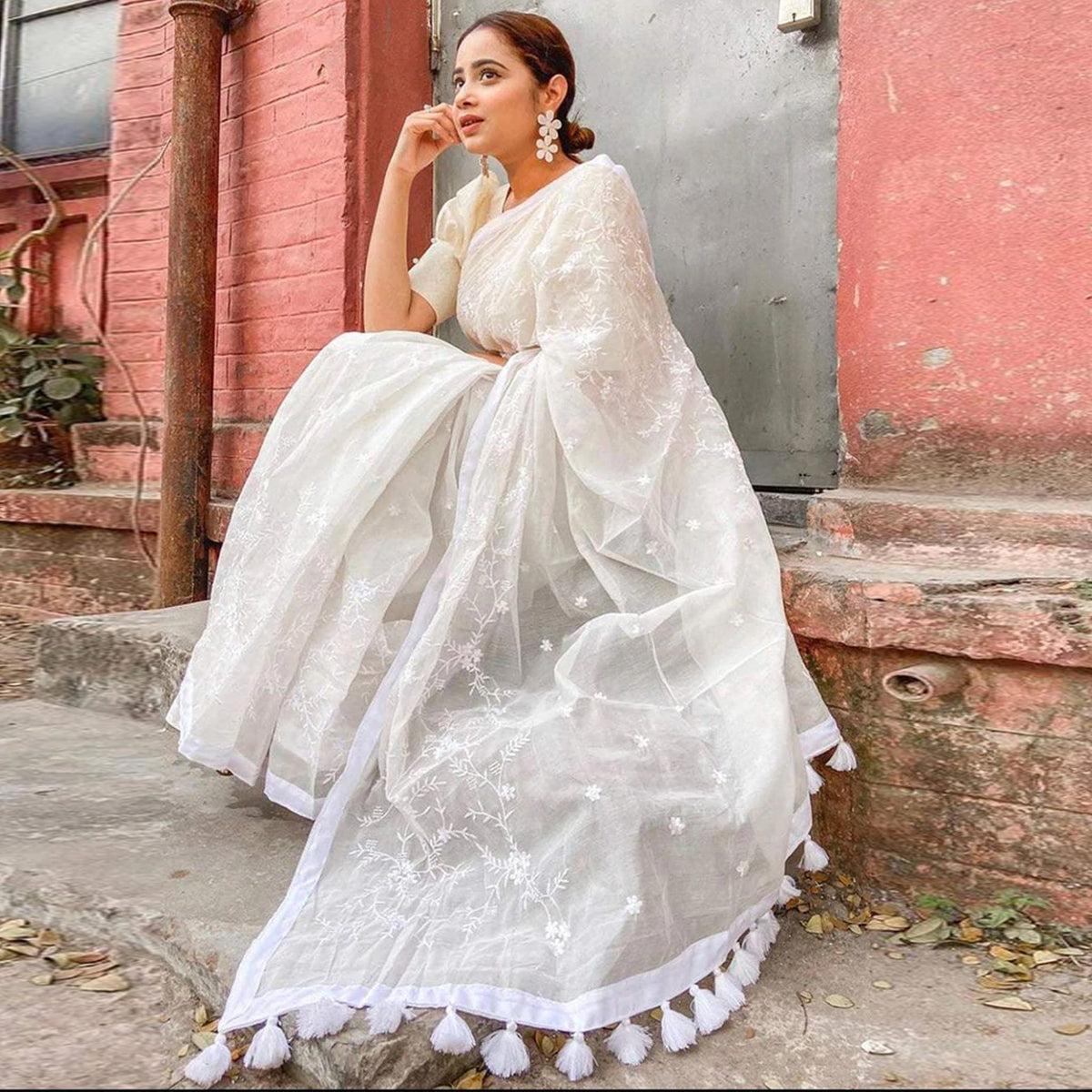 Shopesy White Malai Organza Silk Saree with Beautiful Lucknowi Embroidery Work and Silk Blouse for Wedding