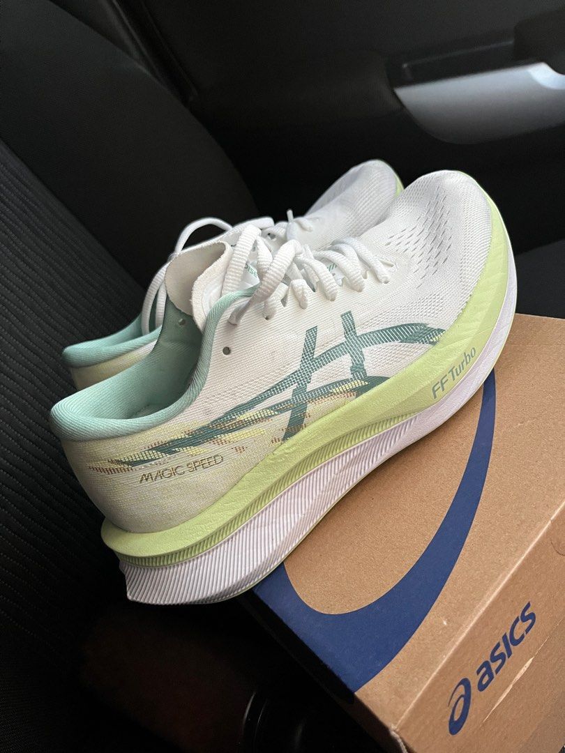 Asics Magic Speed 4 Cream Running Shoes