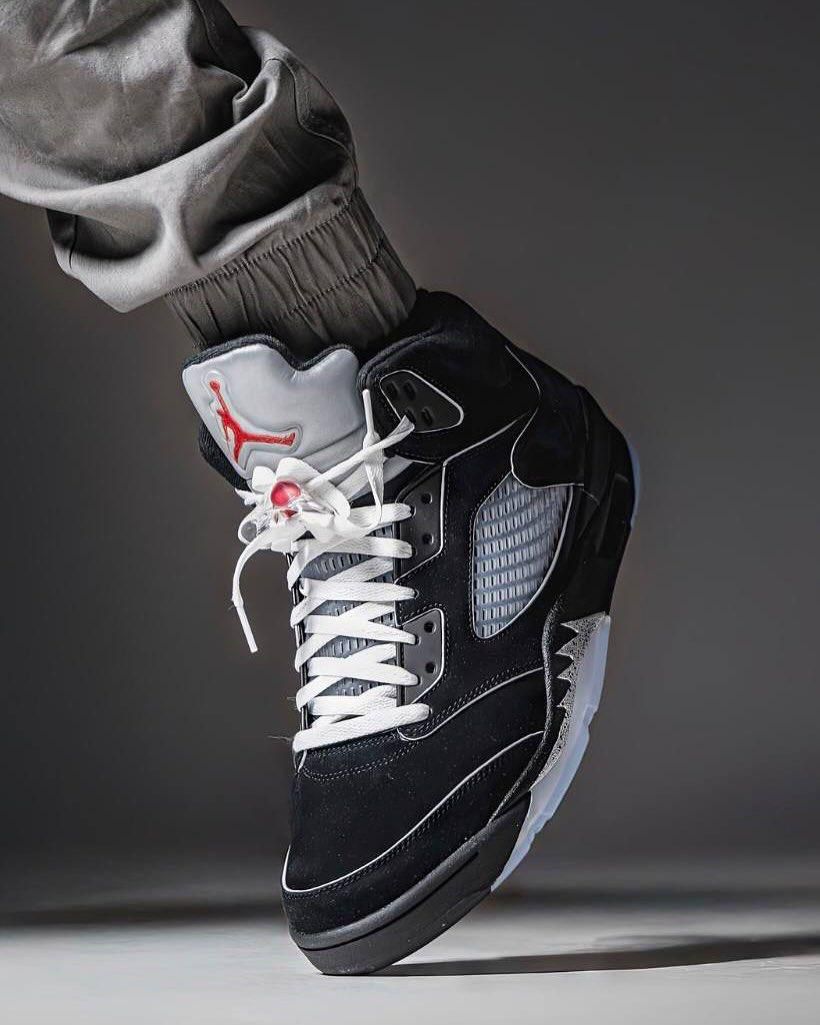 Air Jordan Retro 5 Metallic Silver Sneakers