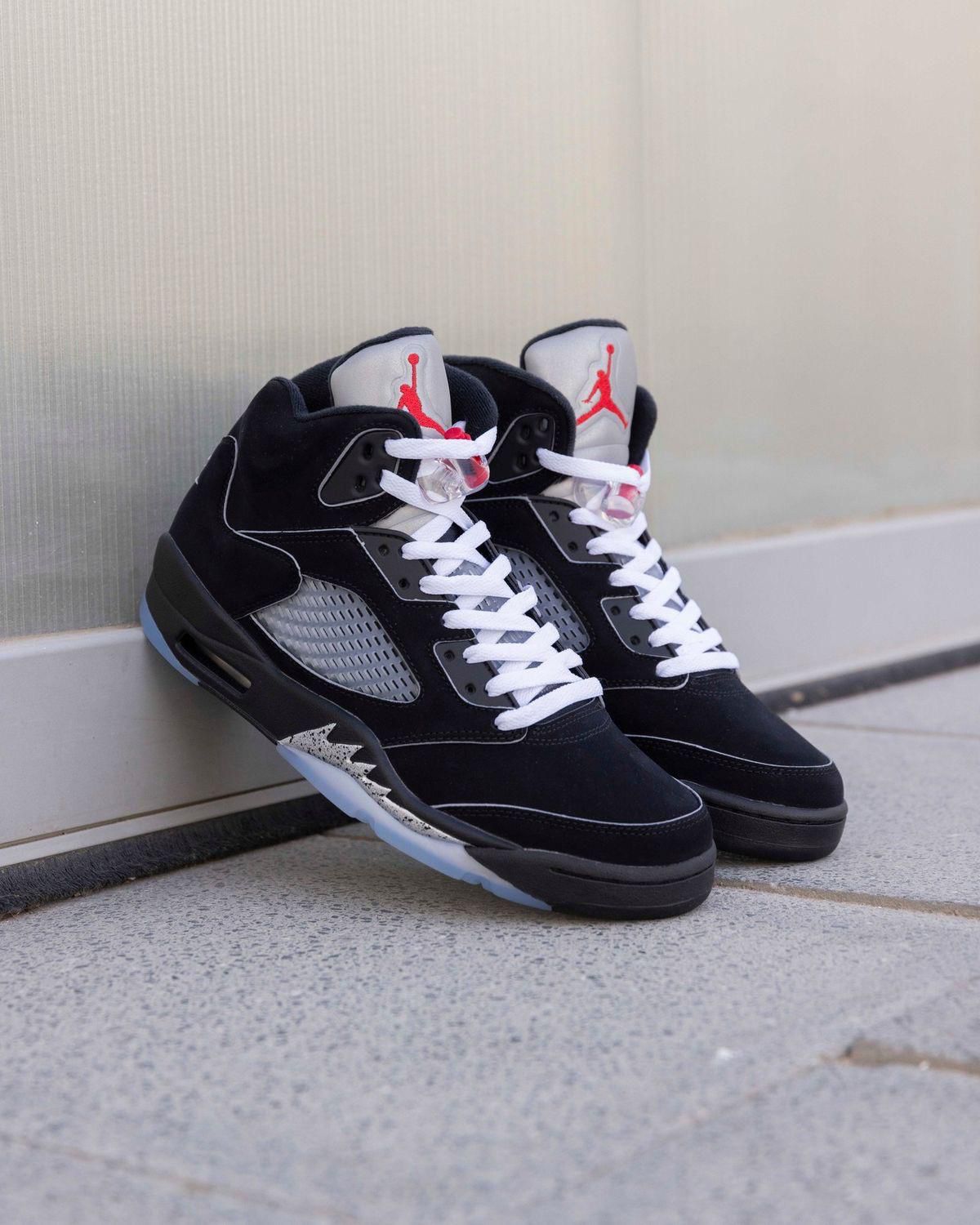 Air Jordan Retro 5 Metallic Silver Sneakers