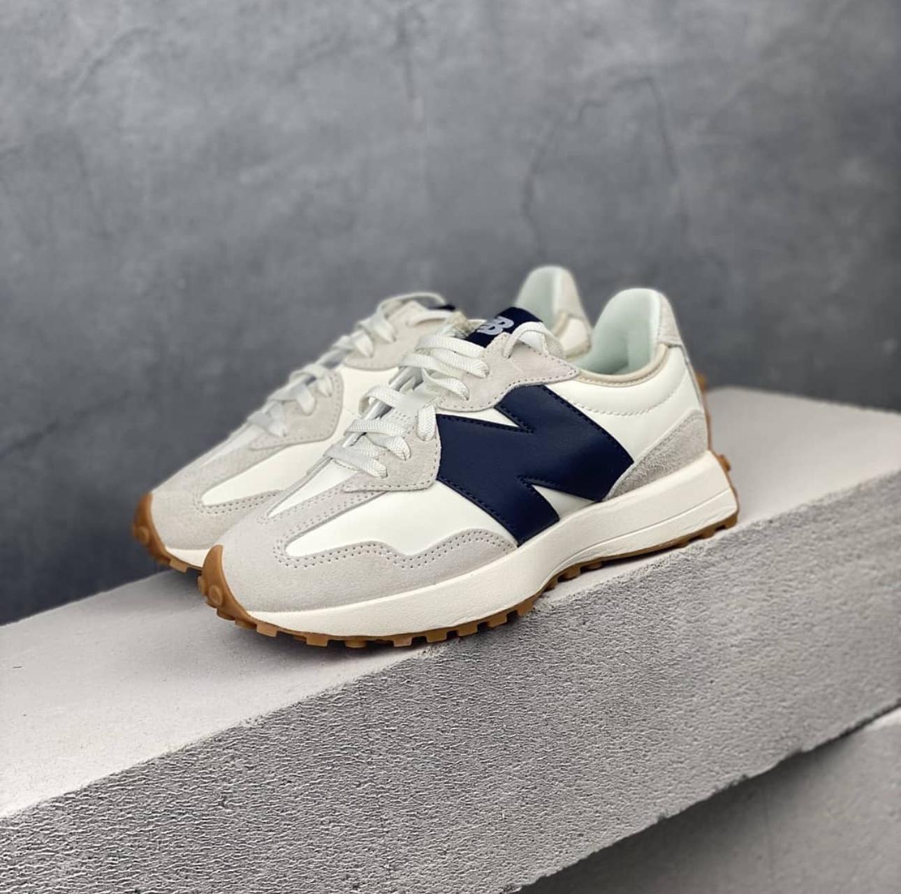 New Balance 327 Navy Sneakers