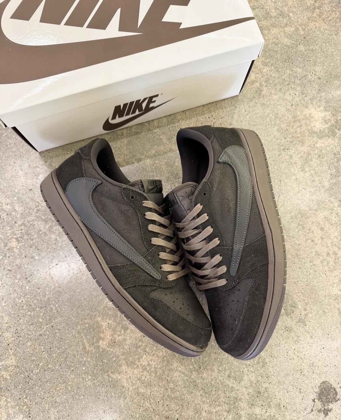 Nike Air 1 Travis Scott Velvet Brown Sneakers