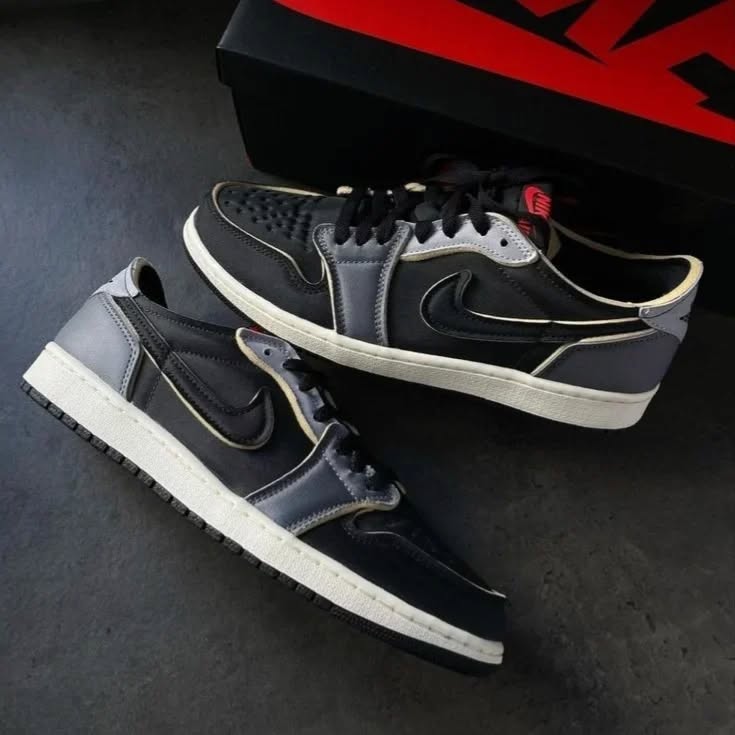Nike Air Jordan 1 Black Smoke Sneakers