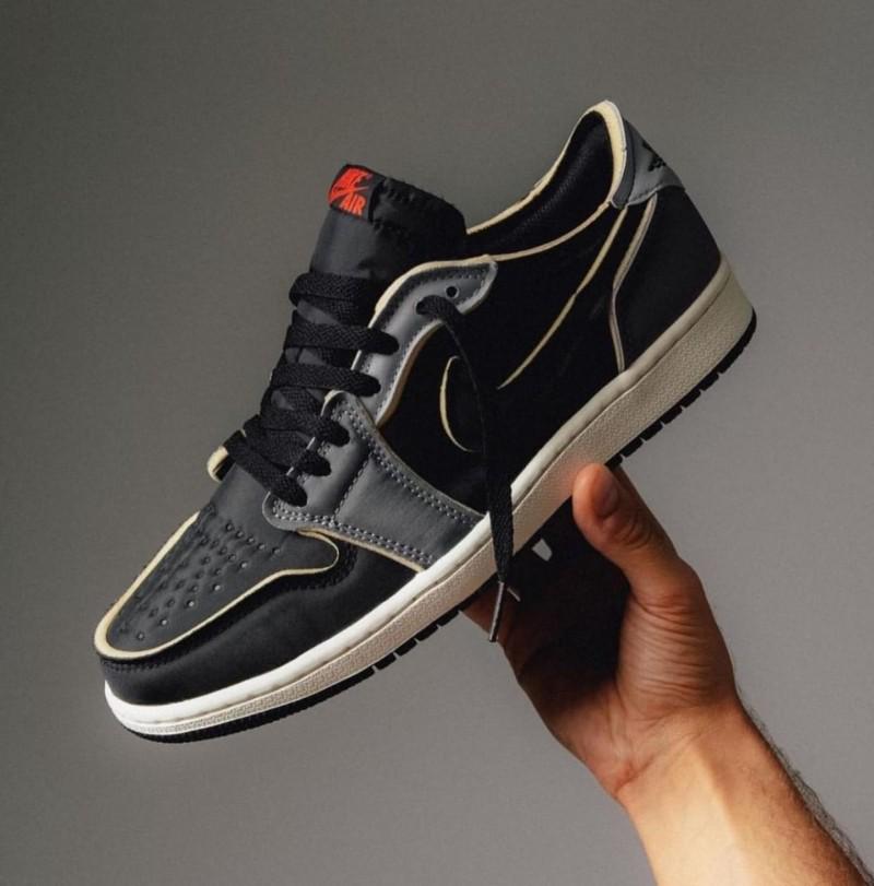 Nike Air Jordan 1 Black Smoke Sneakers