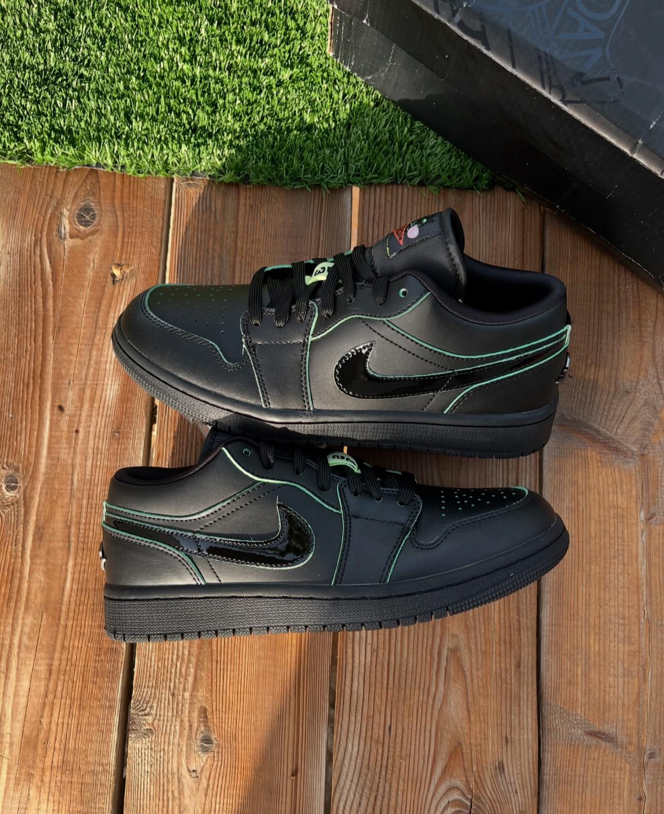Nike Air Jordan 1 Black Sneakers