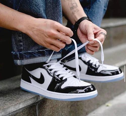 Nike Air Jordan 1 Concord Sneakers