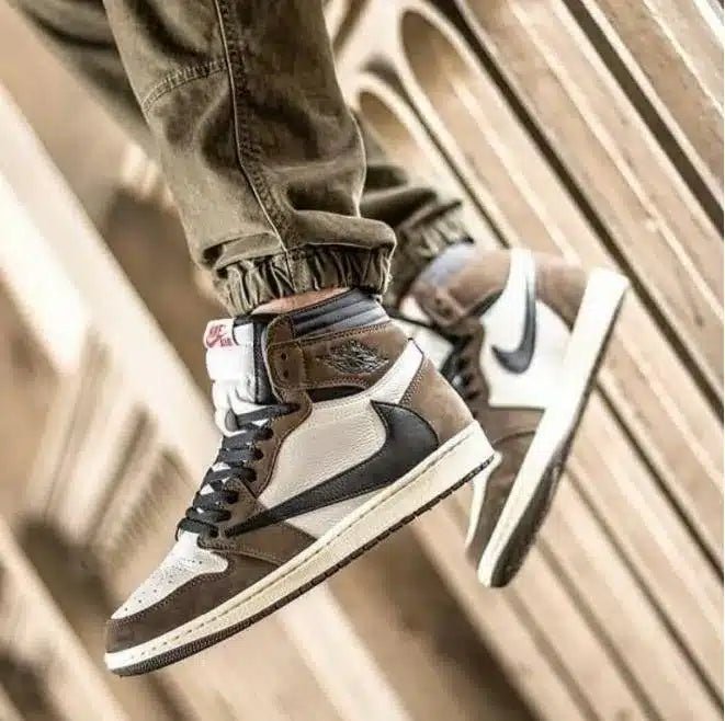 Nike Air Retro 1 Travis Scott Brown Sneakers
