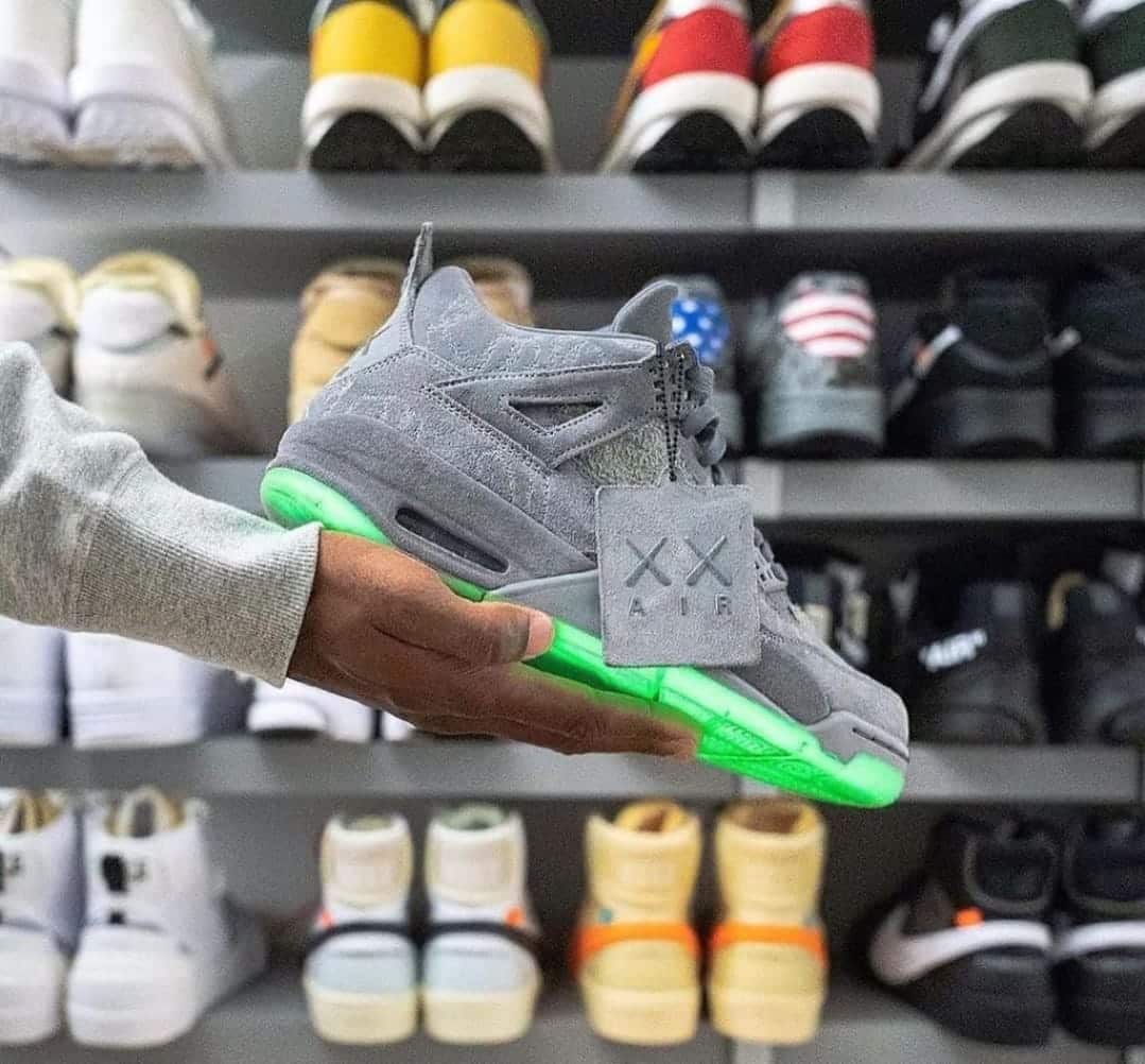 Nike Air Retro 4 Kaws Sneakers