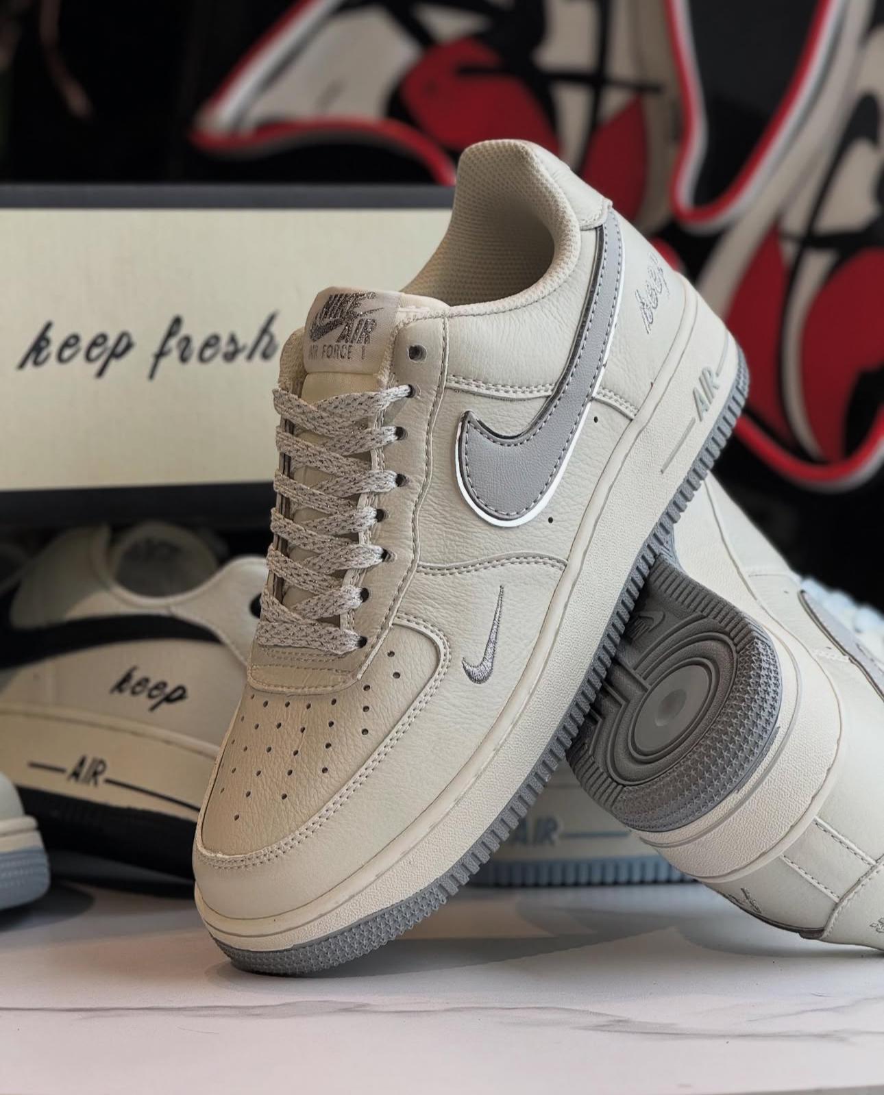 Nike Airforce 1 Beige Sneakers