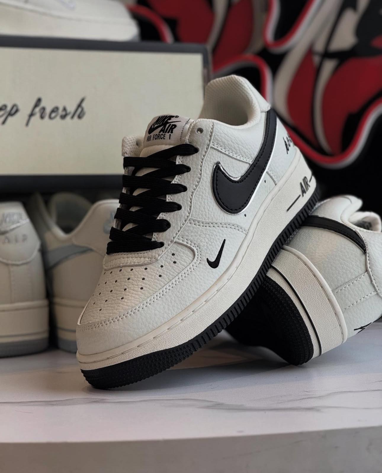 Nike Airforce 1 Keep Fresh Sneakers