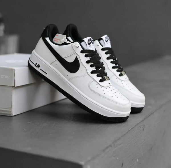 Nike Airforce 1 White Black Sneakers