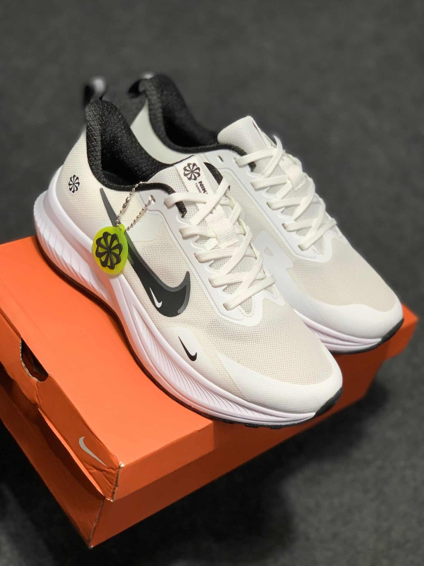 Nike Just Do It White Running Shoes