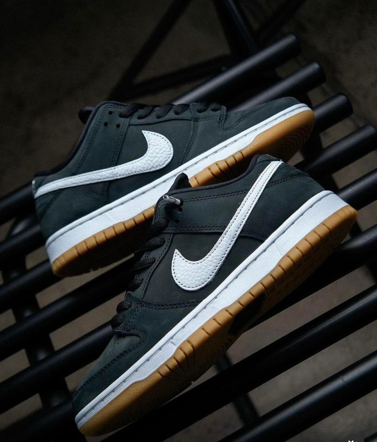 Nike SB Dunk Black Gum Sneakers