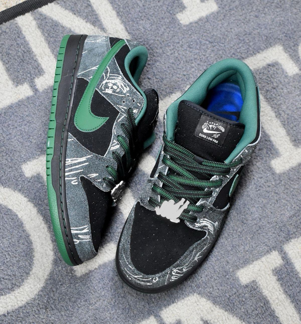 Nike SB Dunk Skateboard Sneakers