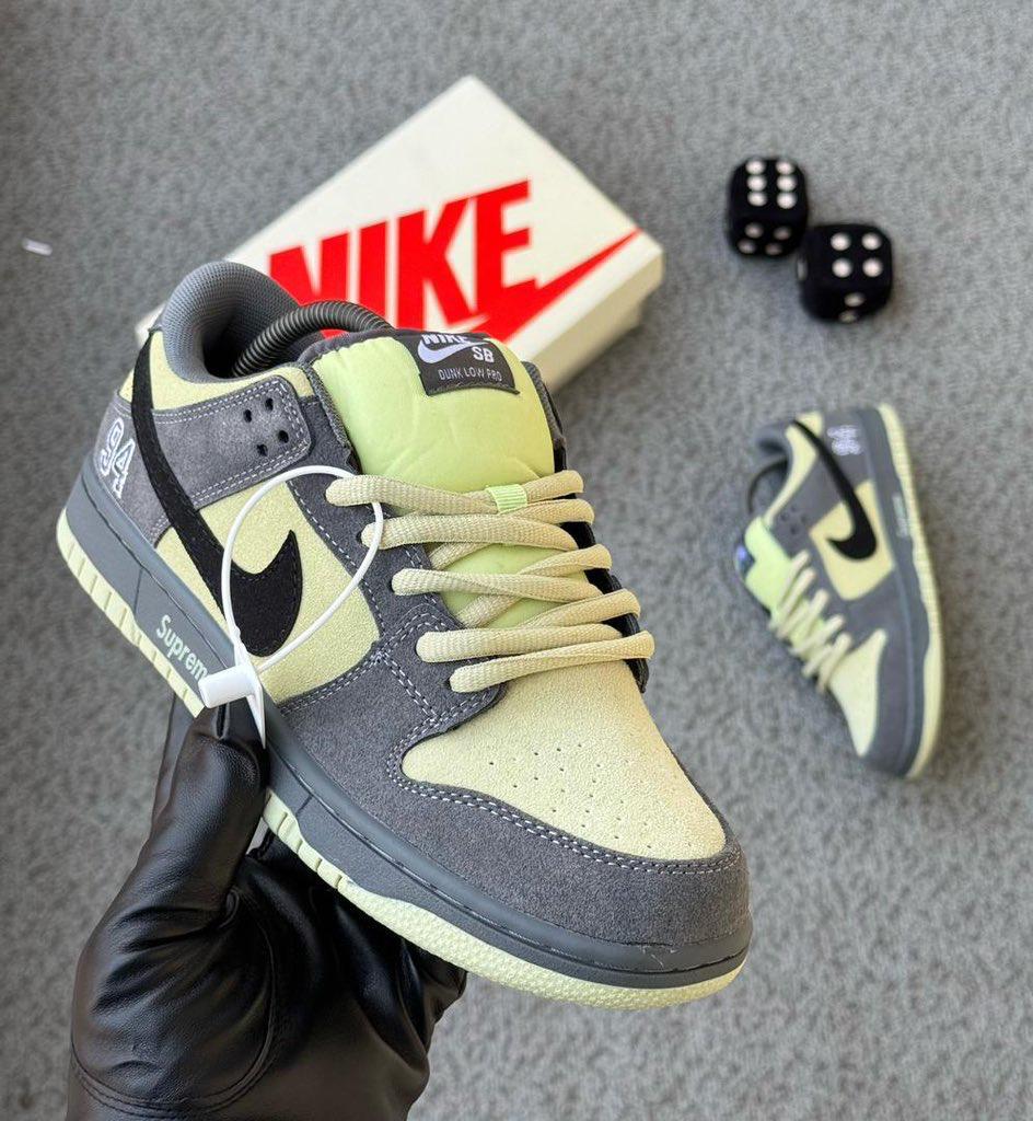 Nike SB Dunk Supreme Sneakers