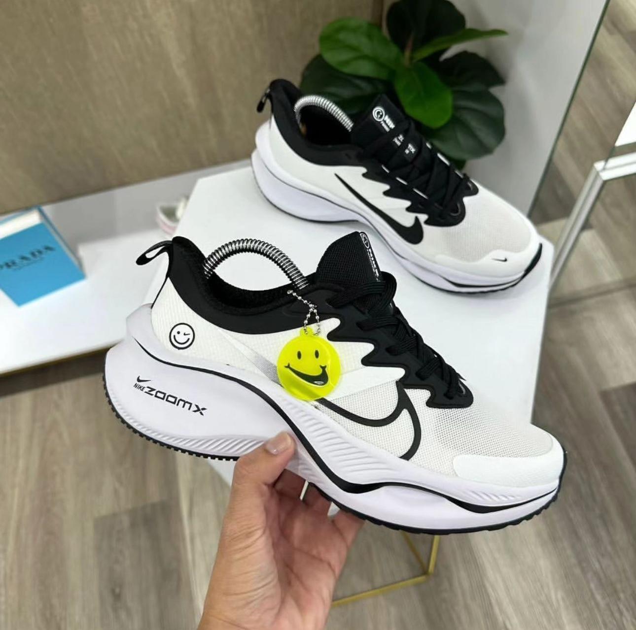Nike ZoomX Smile White Black Running Shoes