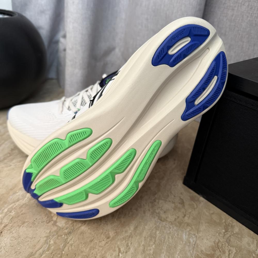 Asics Gel-Nimbus 28 Seashell Running Shoes