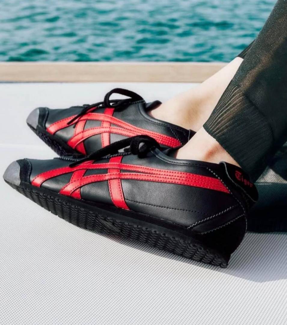 Onitsuka Tiger Mexico 66 Black Classic Red Sneakers