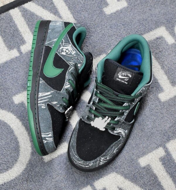SB Dunk Skateboard