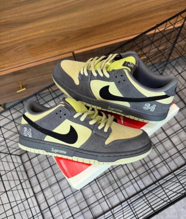 SB Dunk Supreme